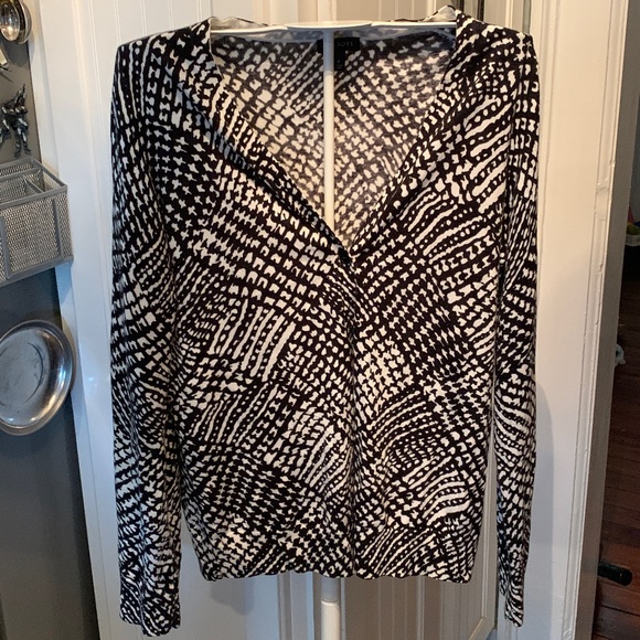 Talbots geometric‎ pattern cardigan. Maybe worn once. Excellent condition - Picture 1 of 5